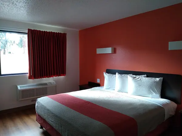 Motel 6, Inglewood