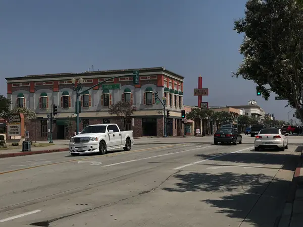 Covina, the city Vanllee Hotel & Suites Lvgem is in