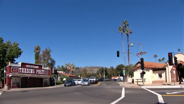 San Juan Capistrano, the city Swallow's Inn is in